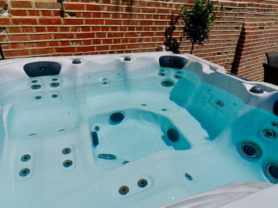 Huge Luxury 8 Bed Manor House Hot Tub Pool Table Villa แซฟฟรอนวอลเดน ภายนอก รูปภาพ