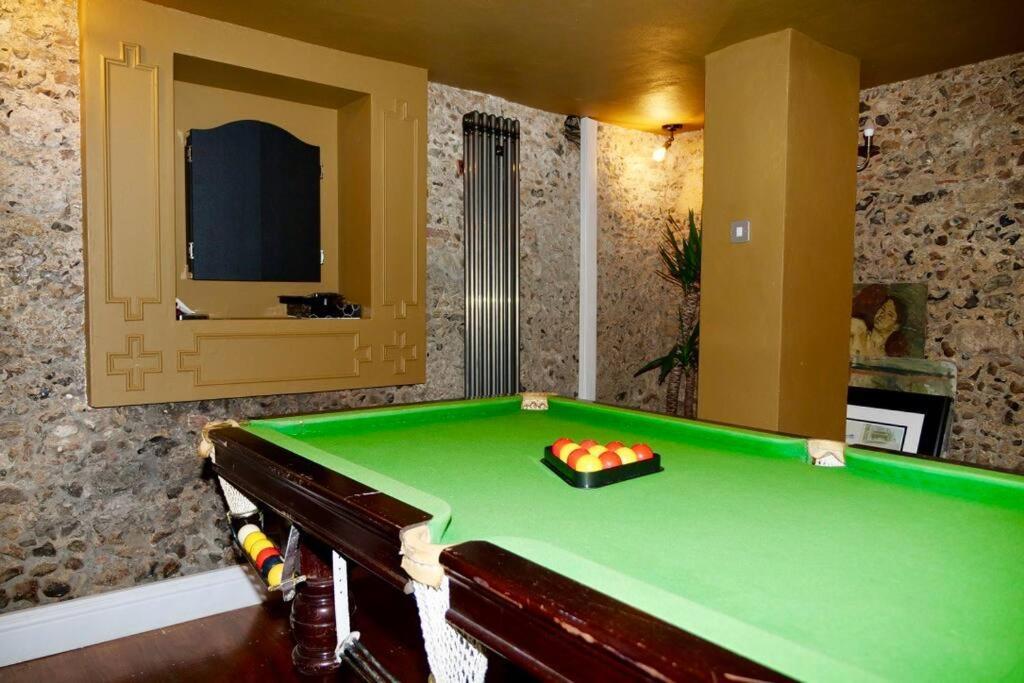 Huge Luxury 8 Bed Manor House Hot Tub Pool Table Villa แซฟฟรอนวอลเดน ภายนอก รูปภาพ